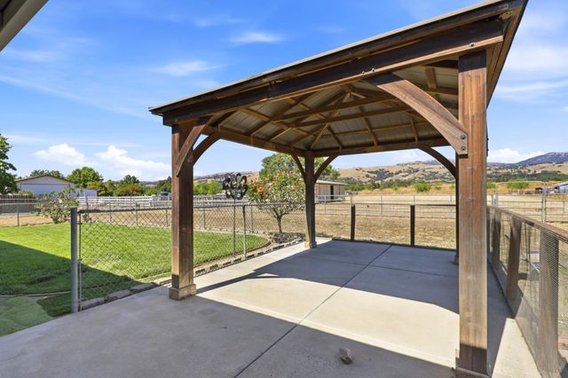 14780 Columbet Avenue, San Martin, CA 95046