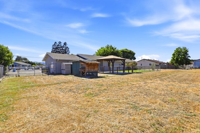 14780 Columbet Avenue, San Martin, CA 95046