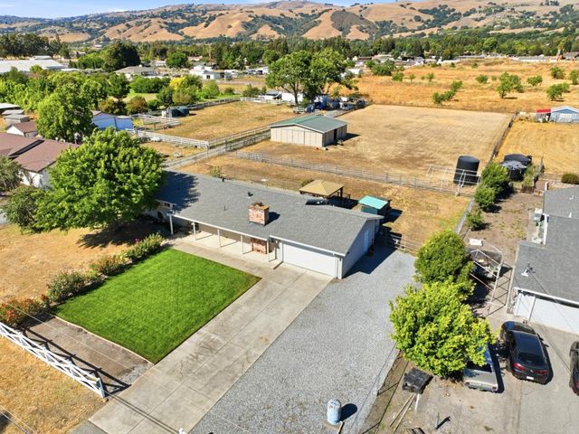 14780 Columbet Avenue, San Martin, CA 95046