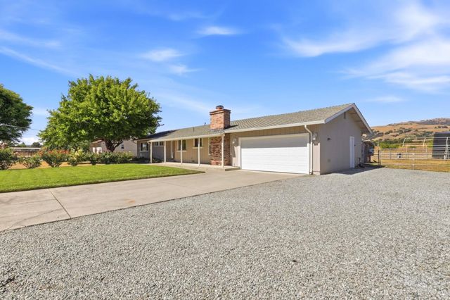 14780 Columbet Avenue, San Martin, CA 95046