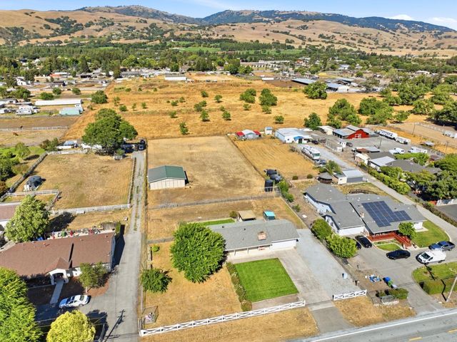 14780 Columbet Avenue, San Martin, CA 95046
