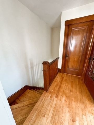 53 Thompson St 53, Amesbury, MA 01913