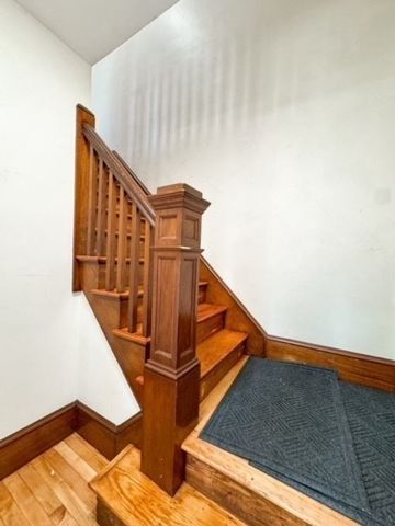 53 Thompson St 53, Amesbury, MA 01913
