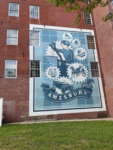 53 Thompson St 53, Amesbury, MA 01913