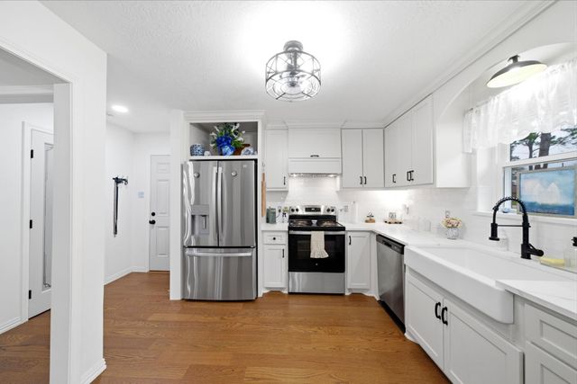 10023 Sweet Gum Lane, Baytown, TX 77521