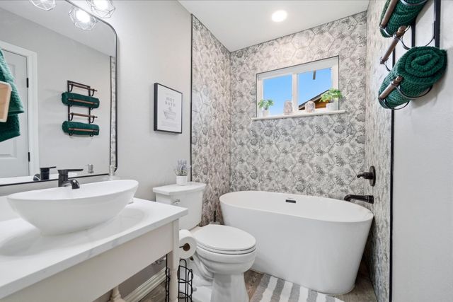 10023 Sweet Gum Lane, Baytown, TX 77521