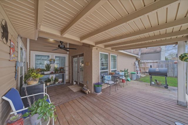 10023 Sweet Gum Lane, Baytown, TX 77521