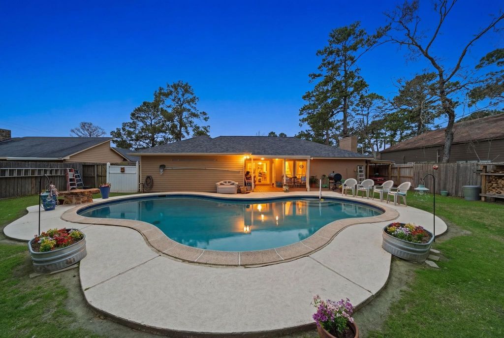 10023 Sweet Gum Lane, Baytown, TX 77521