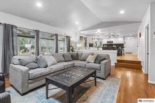 5626 S 125th Circle, Omaha, NE 68137