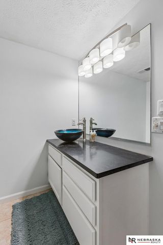 5626 S 125th Circle, Omaha, NE 68137