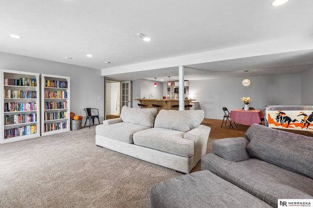 5626 S 125th Circle, Omaha, NE 68137