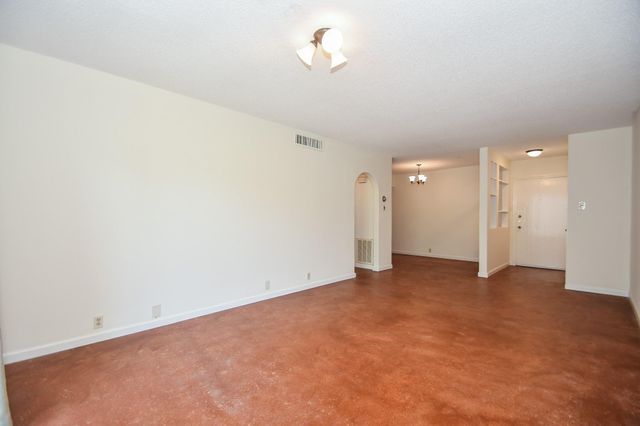 2601 Bellefontaine Street, Houston, TX 77025