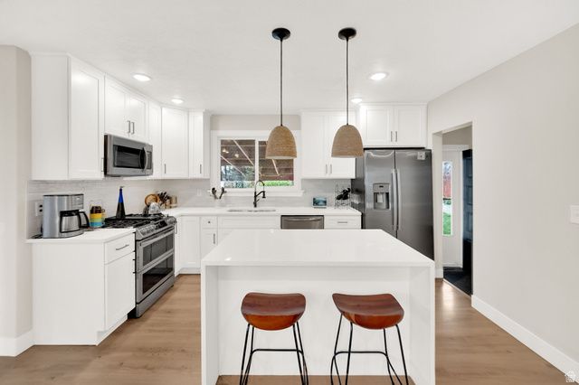 1861 E SEVERN DR, Holladay, UT 84124