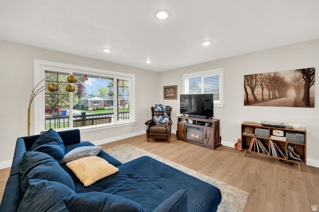 1861 E SEVERN DR, Holladay, UT 84124