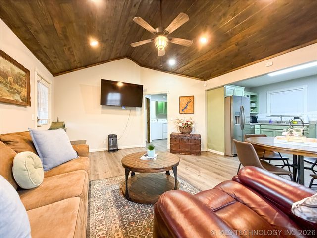 32741 S 551 Road, Cookson, OK 74427