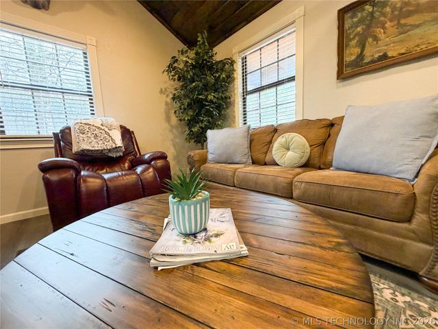 32741 S 551 Road, Cookson, OK 74427