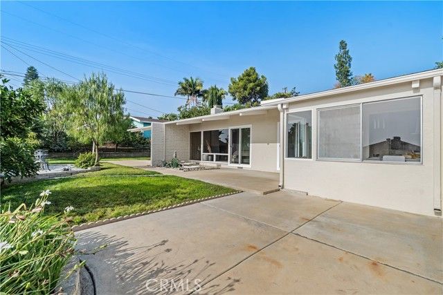 1219 N Raymond Avenue, Fullerton, CA 92831