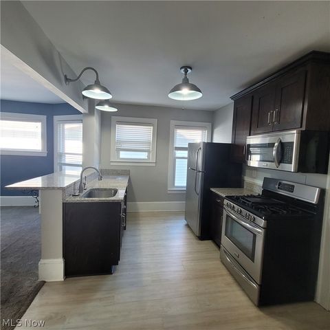 1447 Rosewood Avenue, Lakewood, OH 44107