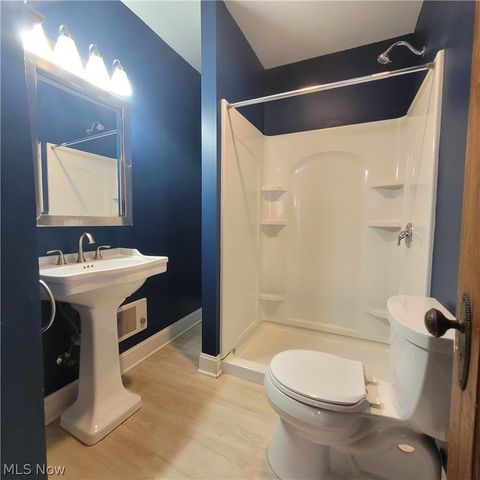 1447 Rosewood Avenue, Lakewood, OH 44107