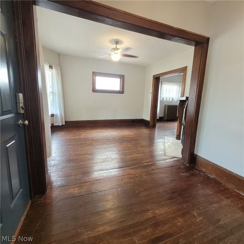 1447 Rosewood Avenue, Lakewood, OH 44107