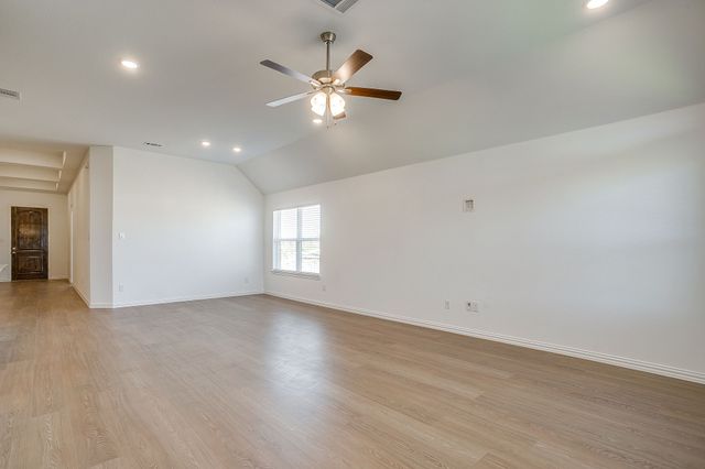 909 Schuberts Road, Justin, TX 76247