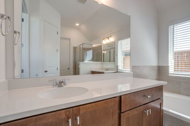 909 Schuberts Road, Justin, TX 76247