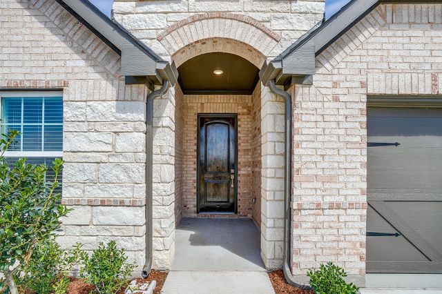 909 Schuberts Road, Justin, TX 76247