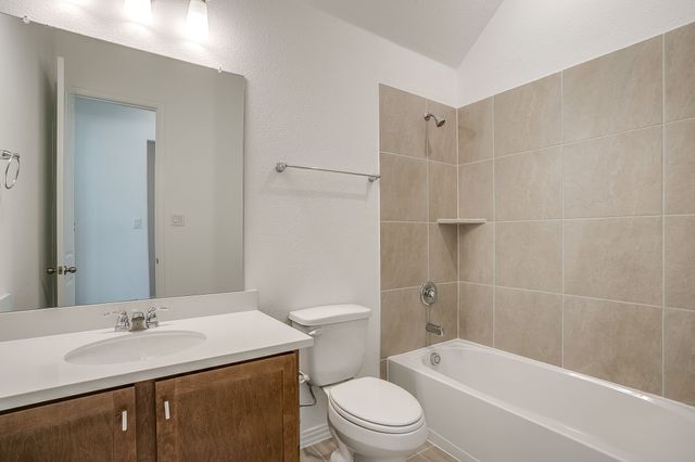 909 Schuberts Road, Justin, TX 76247