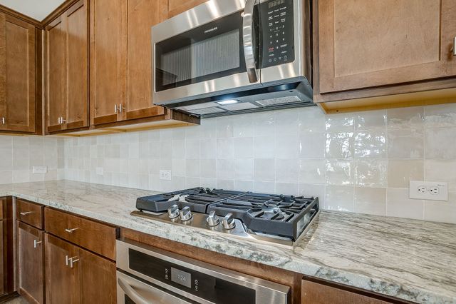 909 Schuberts Road, Justin, TX 76247