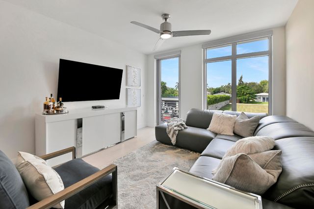 111 SE 1st Avenue 214, Delray Beach, FL 33444