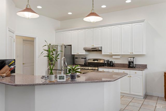 575 Woodland Drive, Twin Falls, ID 83301
