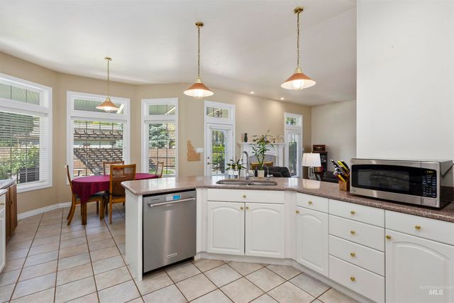 575 Woodland Drive, Twin Falls, ID 83301