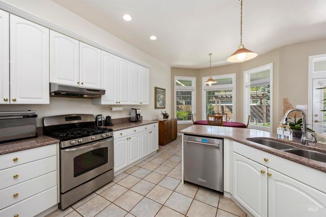 575 Woodland Drive, Twin Falls, ID 83301