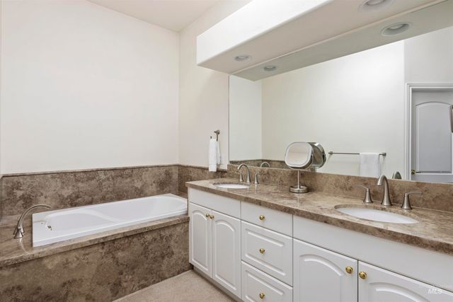 575 Woodland Drive, Twin Falls, ID 83301