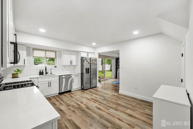 23 Pittsburgh Avenue, Piscataway, NJ 08854