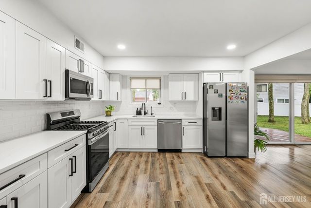 23 Pittsburgh Avenue, Piscataway, NJ 08854
