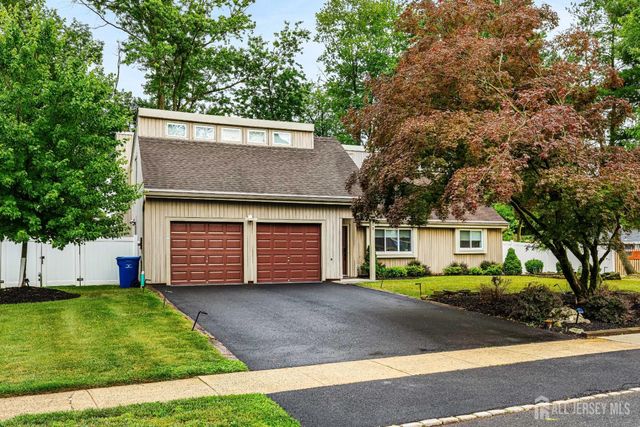 23 Pittsburgh Avenue, Piscataway, NJ 08854