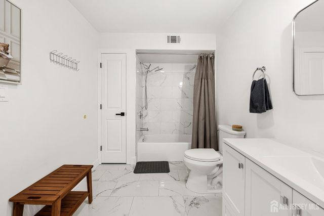 23 Pittsburgh Avenue, Piscataway, NJ 08854
