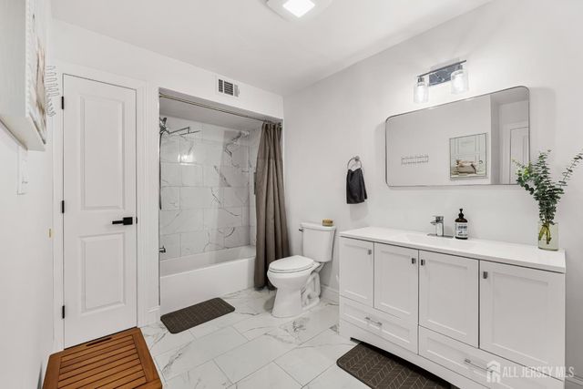 23 Pittsburgh Avenue, Piscataway, NJ 08854