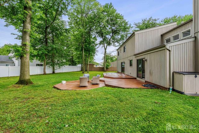 23 Pittsburgh Avenue, Piscataway, NJ 08854