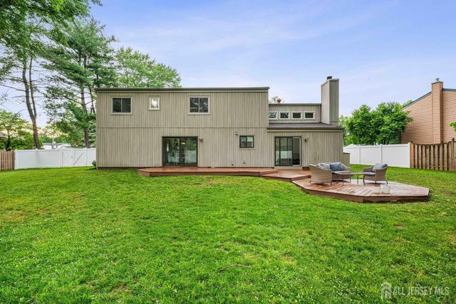 23 Pittsburgh Avenue, Piscataway, NJ 08854