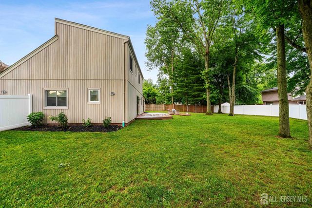 23 Pittsburgh Avenue, Piscataway, NJ 08854