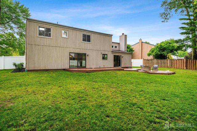 23 Pittsburgh Avenue, Piscataway, NJ 08854