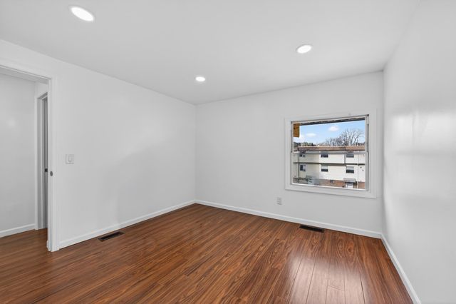 14 LAUREL CT, Jc, Downtown, NJ 07302