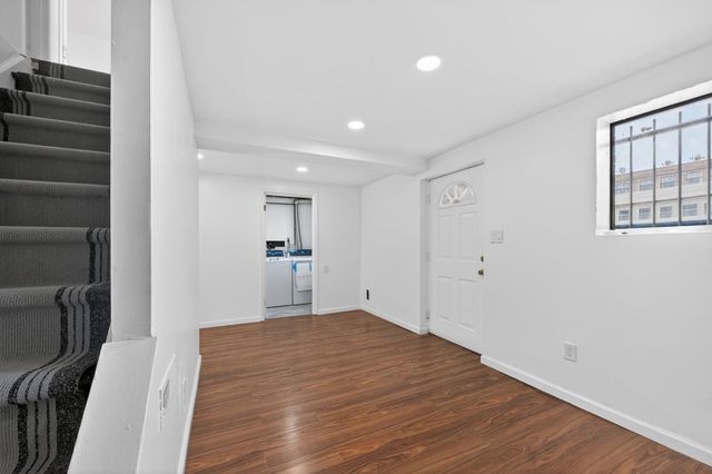 14 LAUREL CT, Jc, Downtown, NJ 07302