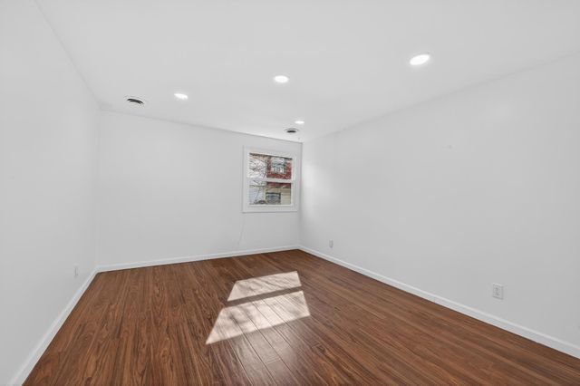 14 LAUREL CT, Jc, Downtown, NJ 07302