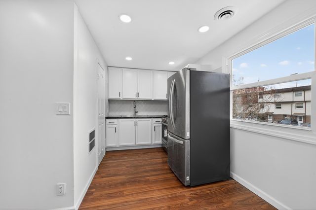 14 LAUREL CT, Jc, Downtown, NJ 07302