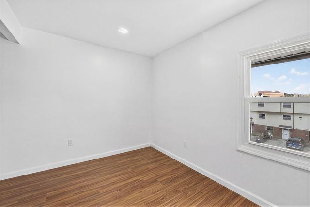 14 LAUREL CT, Jc, Downtown, NJ 07302