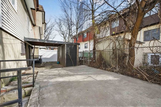 14 LAUREL CT, Jc, Downtown, NJ 07302