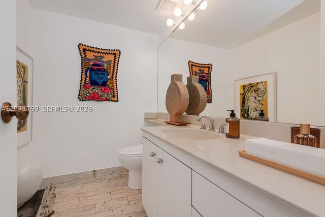 1000 QUAYSIDE TERRACE 1901, Miami, FL 33138